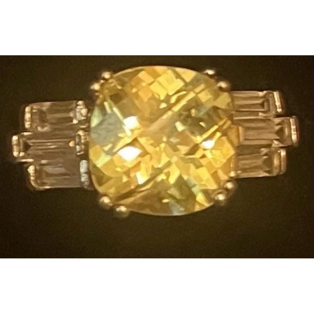 Avon Vintage NV Ladies Ring Silver Tone Costume Jewelry Size 9